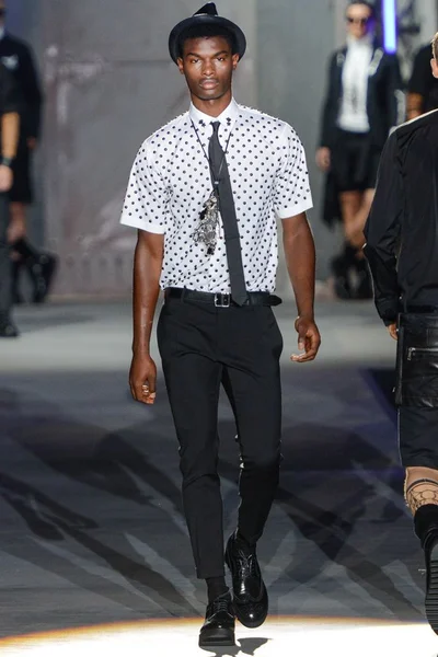Look 25